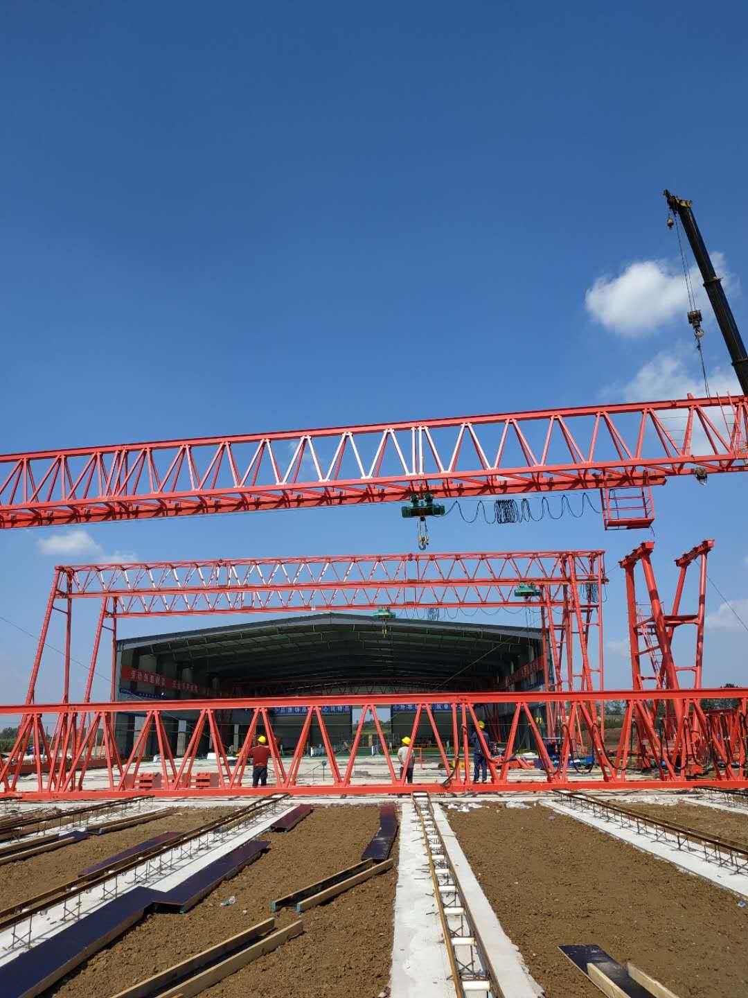 上海普都建筑勞務(wù)有限公司安徽滁州定遠(yuǎn)縣中交華南公司明巢高速4標(biāo)MG8010T-32M-9M龍門吊二臺(tái)，MH10T-32M-9M龍門吊三臺(tái)