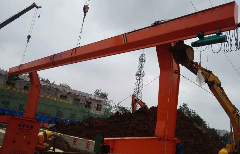 MDG單梁龍門(mén)吊?滑輪的運(yùn)用安全要求細(xì)解,金屬鑄造的滑輪呈現(xiàn)下述狀況之一時(shí)應(yīng)作廢