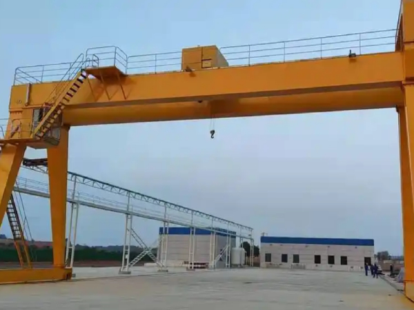 如何正確使用龍門吊門式起重機的限位器和保護裝置?